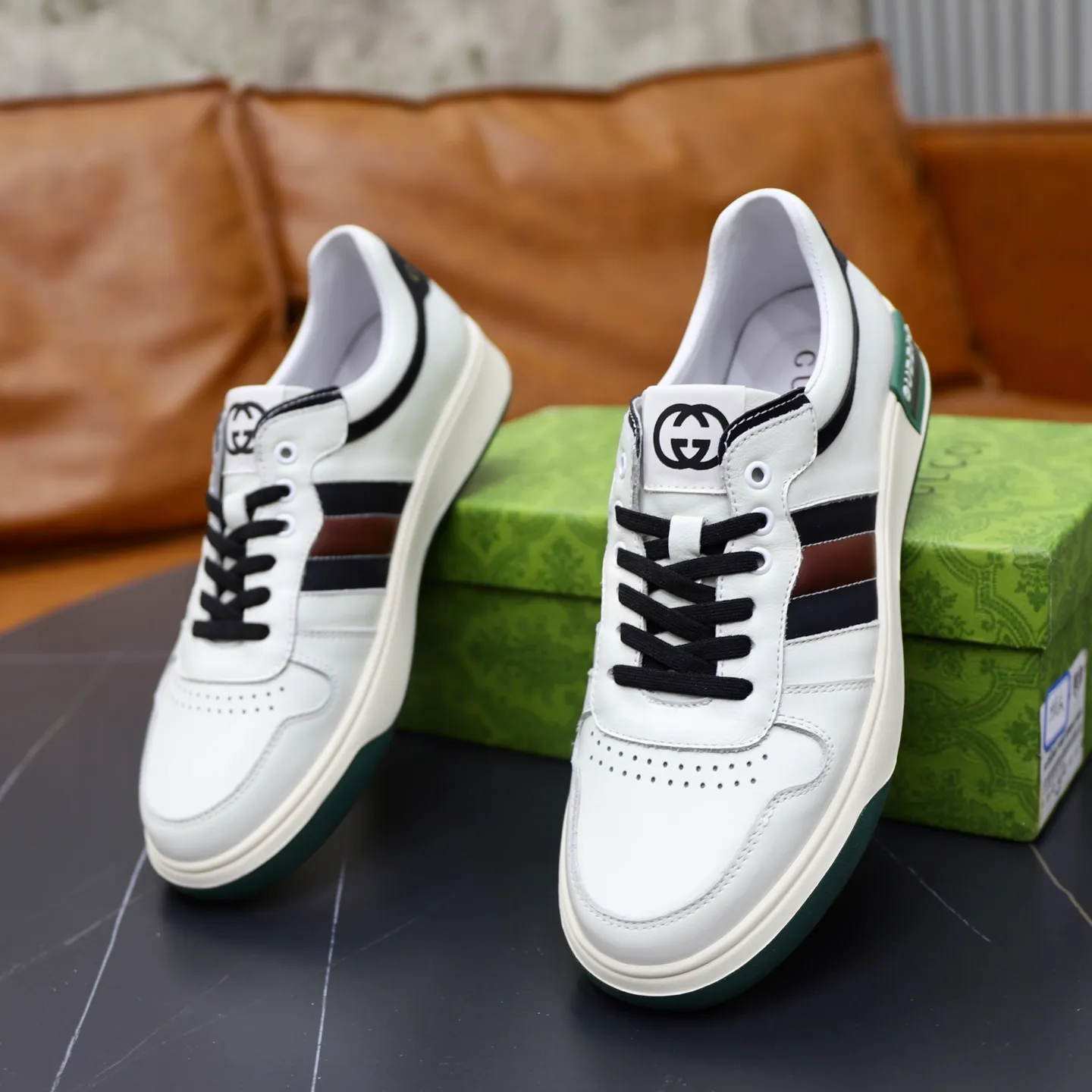 Ex-factory price: 440💰🙅‍♂️🙅‍♂️🙅‍♂️ Brand: Gucci GuCCI Standard code: 38-44 (45 customized) Grade: Same as the official website Material: Original leather splicing Comfortable and breathable pigskin lining Lightweight and wear-resistant sports outsole Style category: Men's fashionable casual shoes Running sneakers Distinguished luxury brand elements Top luxury Color: actual picture color